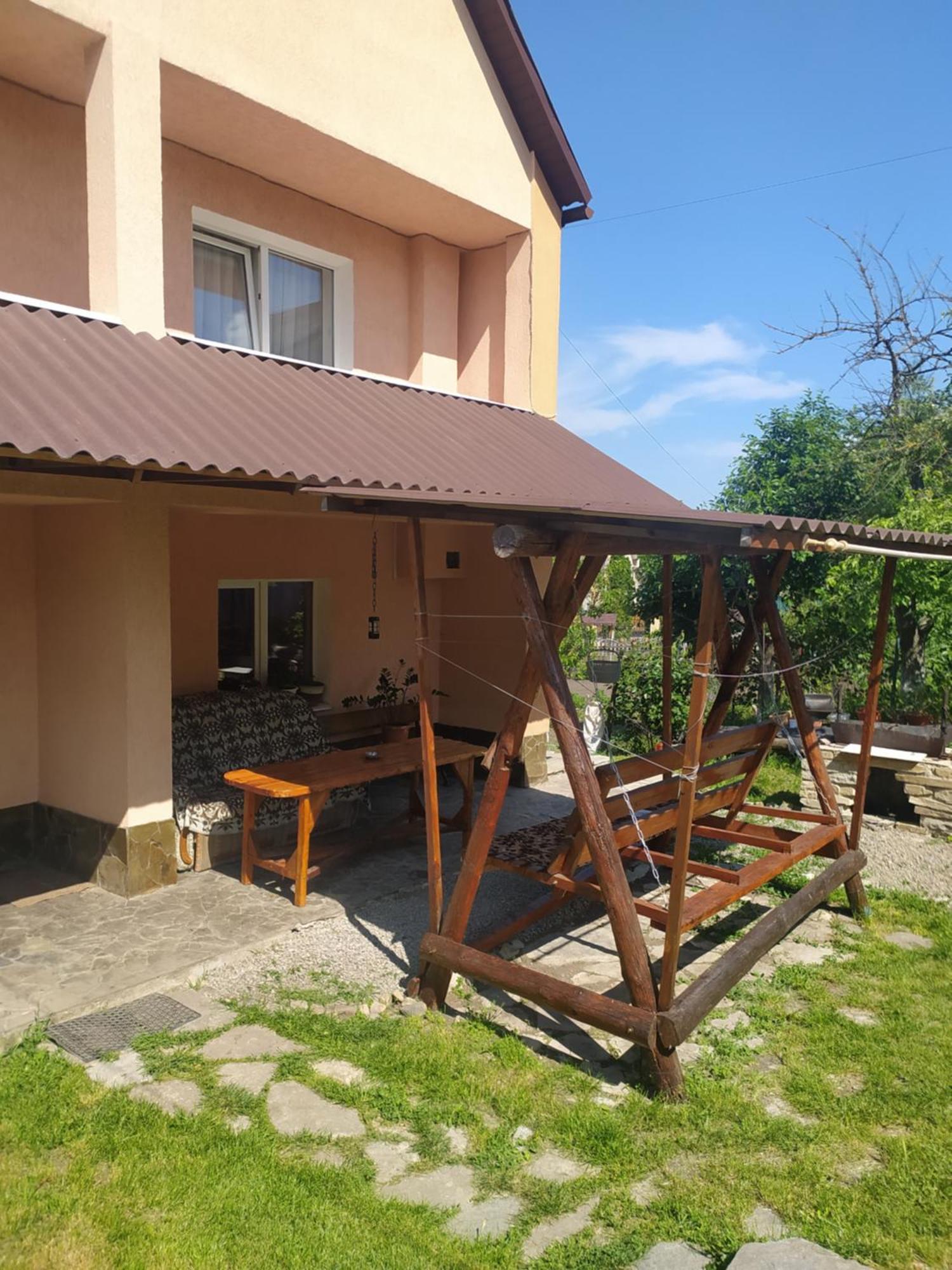 Guest House Cherepaha Kamianets-Podilskyi Exterior photo