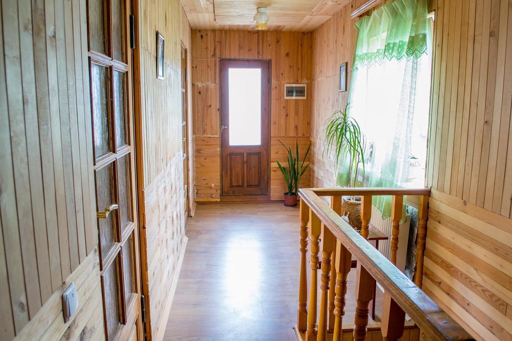 Guest House Cherepaha Kamianets-Podilskyi Exterior photo